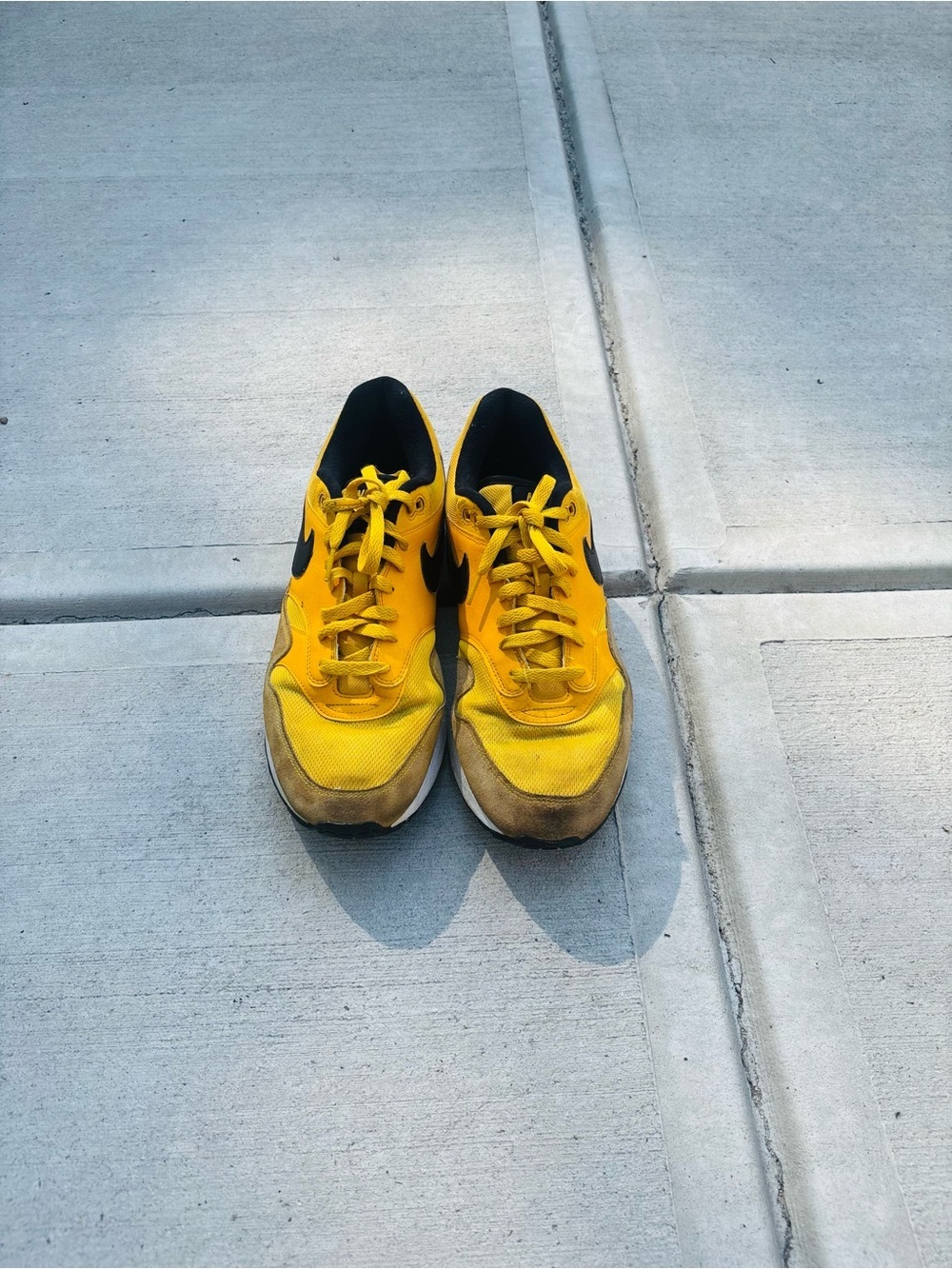 Nike Air Max 1 Men’s Yellow and Black & White Low-Top Sneakers size 13 - Picture 4 of 12